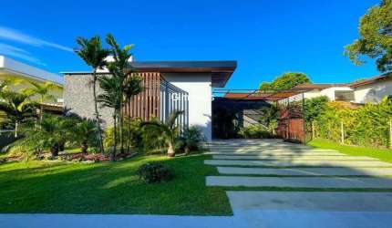 Casa em condomínio fechado com 4 quartos para alugar na RODOVIA BA-099 - ESTRADA DO CÔCO KM 08, Praia de Busca Vida, Camaçari, 270 m2 por R$ 25.000