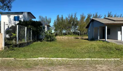 Terreno à venda na Rua Caramuru, Praia Torres Sul, Arroio do Sal por R$ 160.000