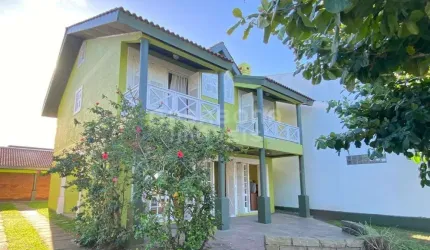 Casa com 4 quartos à venda na Avenida Beira Mar Norte, 1758, Areias Brancas, Arroio do Sal por R$ 990.000