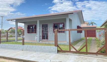 Casa com 3 quartos à venda na Rua Natalino Humberto Monteiro, 285, Balneário Figueirinha, Arroio do Sal por R$ 450.000