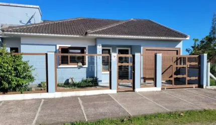 Casa com 3 quartos à venda na Rua das Amendoeiras, 756, Quatro Lagos, Arroio do Sal por R$ 420.000