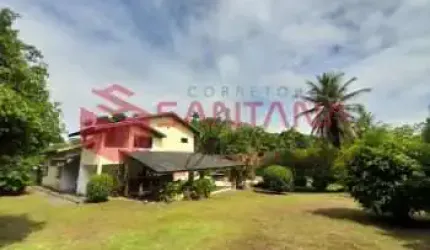 Casa com duplo terreno no Águas Finas