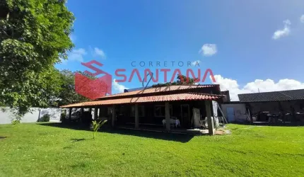 Casa térrea, com quintal para locação na Estrada do Coco