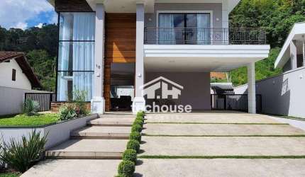 Luxuosa Casa em Condomínio Exuberante em Teresópolis: O Refúgio dos Seus Sonhos