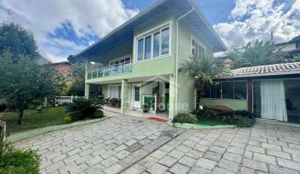 Casa a poucos metros da feirinha com 4 dormitórios à venda, 519 m² por R$ 2.895.000 - Parque do Ingá - Teresópolis/RJ