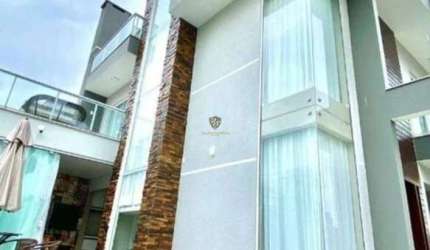 Sobrado Triplex Finamente decorado e mobiliado com piscina