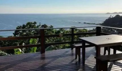 Linda Casa com Vista Mar com 6 dormitórios