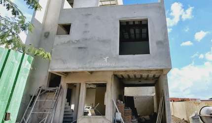 Casa com 3 quartos à venda no Tingui, Curitiba  por R$ 849.000