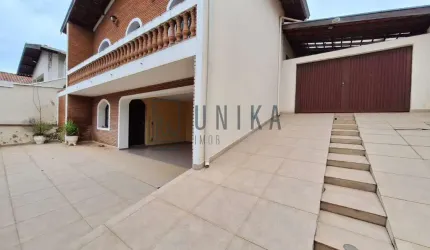 Espetacular casa à venda em Campinas-SP, Jardim Carlos Lourenço! 3 quartos, 1 suíte, 3 salas, 3 banheiros, 6 vagas, 267m²!