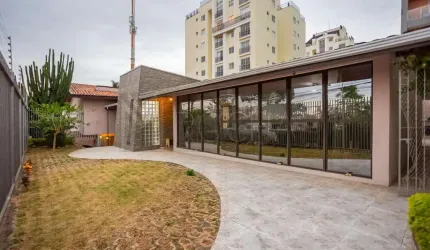 Casa para Venda em Curitiba, Cristo Rei, 5 dormitórios, 2 suítes, 4 banheiros, 8 vagas