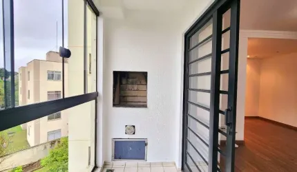 Apartamento 3 quartos (1 suíte) mobiliado e com garagem.