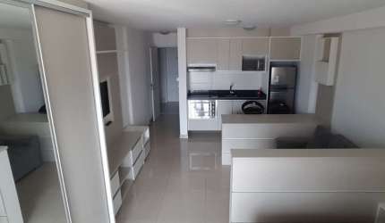 Apartamento bem mobiliado, andar alto! Condomínio HUB.