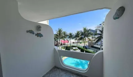 Apartamento com 2 dormitórios à venda, 105 m² por R$ 825.000,00 - Tombo - Guarujá/SP