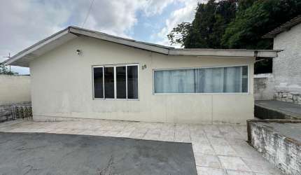 Casa no Morro da Bina  -  Biguaçu