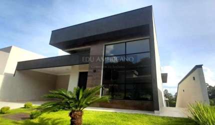 BUONA VITA. LINDA CASA EM CONDOMÍNIO FECHADO.