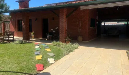 ATIBAIA BELVEDERE. CASA COM PISCINA. 04 DORM.