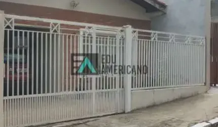 oportunidade! Ótima casa no centro de Atibaia com 287 m2 de terreno, quintal e porão