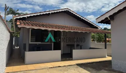 Casa térrea no centro de Piracaia