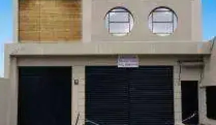 Loja na Avenida Santa Catarina, a nível da rua com 220 metros de vão livre 2 vagas 4 banheiros ao lado INSS e Mc Donalds