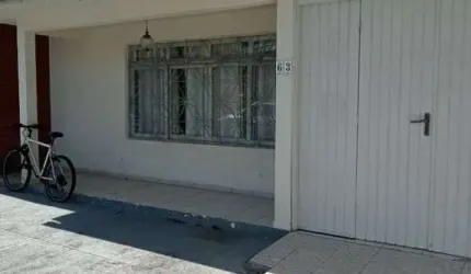 Casa em Canasvieiras com Piscina.