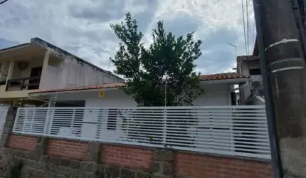 Casa ou Terreno para construção.