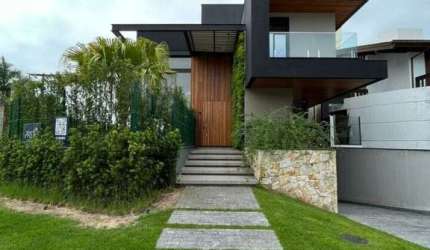 linda casa em jurere internacional