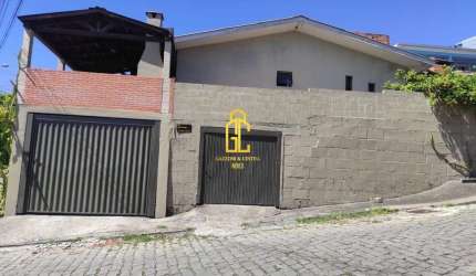Sobrado à venda no bairro Desvio Rizzo em Caxias do Sul/RS