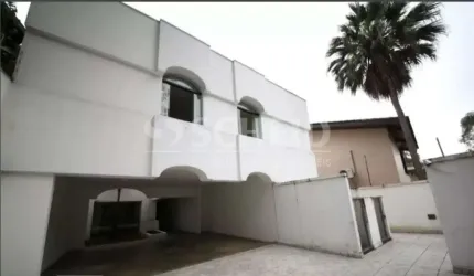 Casa em rua fechada no Alto da Boa Vista !