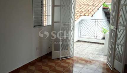 Sobrado a venda de 188,00m² útil, com 4 quartos e 3 vagas, no Jardim Aeroporto.