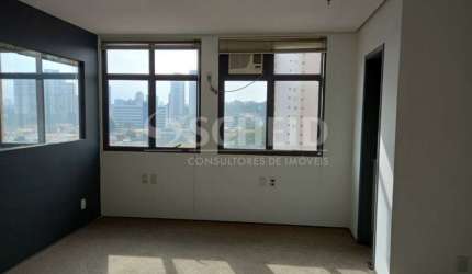 Sala comercial, 40m2, 2 banheiros, 1 vaga, na Chacara Santo Antonio