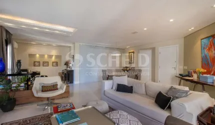 Apartamento no Campo Belo com 2 suítes e 3 vagas de garagem.