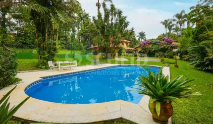 Casa Espectacular Condomínio Exclusivo Chácara Flora com Piscina, Quadra Tenis Saibro e Muito Verde
