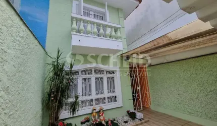 CASA À VENDA COM 3 DORMS, SENDO 1 SUITE