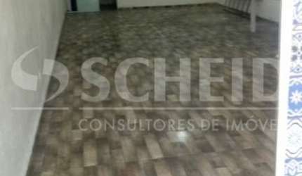 Casa na Vila Constança, 5 quartos, escritório, 5 cozinhas e áreas de serviço.