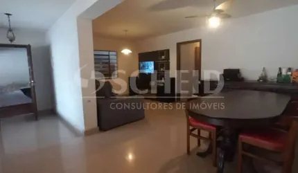 Casa no Brooklin Velho com 5 dormitórios e edícula com 2 dormitórios, jardim, 3 vaga e despensa..