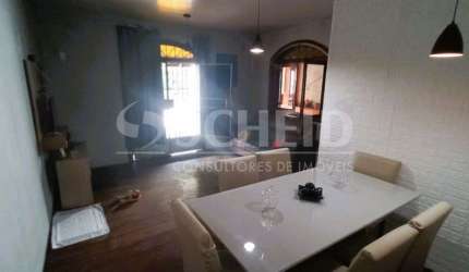 Casa 146m² na Vila Castelo, 4 dormitórios,1 suíte, 2 salas, cozinha, 3 banheiros e sacada