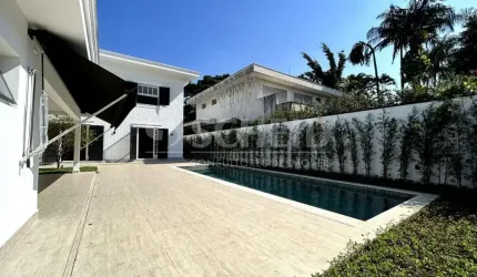 Casa reformada com 4 quartos suítes no Jardim Guedala