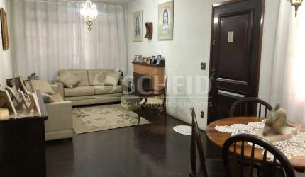 Casa à venda no Jardim Prudência, sendo 03 Quartos, 1 suíte com terraço