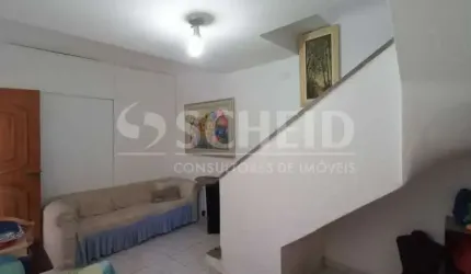 Casa no Campo Grande, 2 dormitórios, 2 banheiros, 2 vagas e quintal.