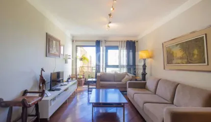 Apartamento  com 3 quartos sendo 1 suíte e 2 vagas de garagem.