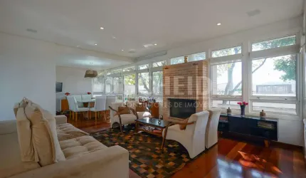 Casa à venda na Chácara Monte Alegre - 473m², 4 quartos e 3 vagas.