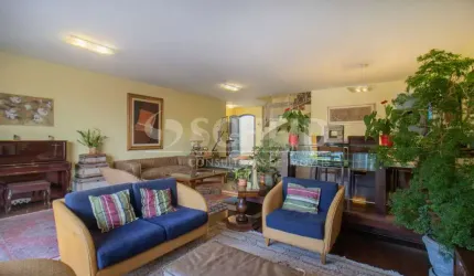 Linda casa na Chácara Monte Alegre com 4 dormitórios (sendo 2 suítes), 4 salas e 2 vagas de garagem!