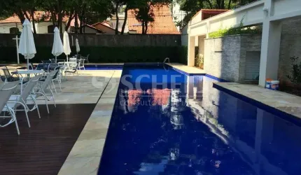 Apartamento a venda no Jardim Marajoara com quatro suítes e cinco vagas de garagem, um por andar.