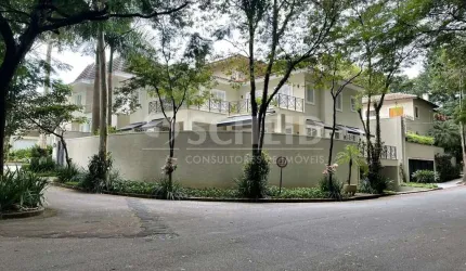 Casa de Condomínio à Venda no Super Quadra Morumbi - 4 Suítes, Piscina e Área Gourmet