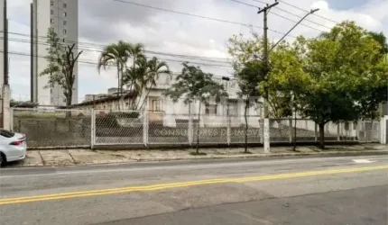 Terreno à venda na região de Santo Amaro..