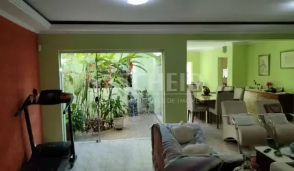 Casa à venda com 03 quartos e 02 vagas no Jabaquara