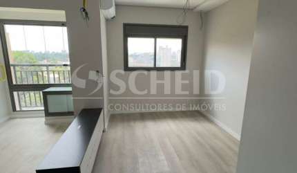 Studio  semi mobiliado, com 30m2, sacada
