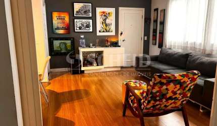 Apartamento reformado à venda no Campo Belo com 90m², 3 quartos e 1 suíte