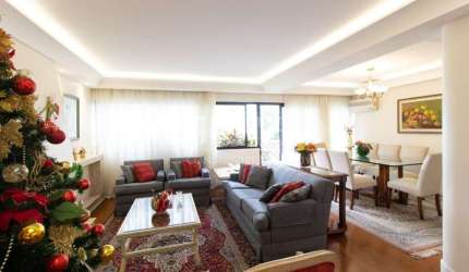 Apartamento com 3 dormitórios e 2 vagas no Campo Belo.