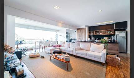 Apartamento à venda no Brooklin com Piscina e Ar Condicionado 2 suítes e 2 vagas de garagem!